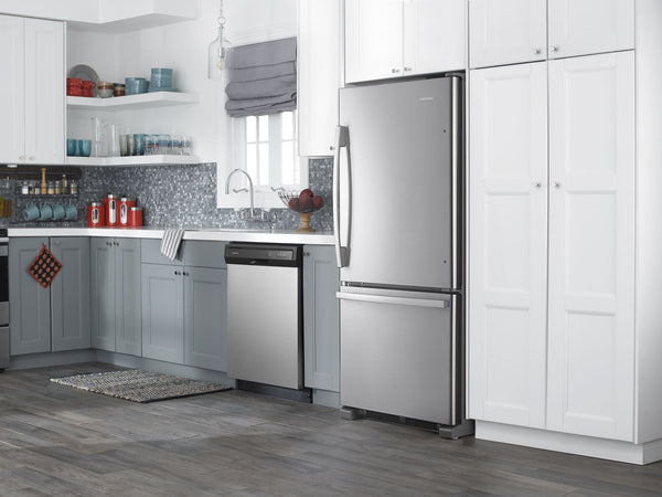 Amana 18.7-cu ft Standard-Depth Bottom-Freezer Refrigerator Ice Maker Optional (sold separately) ( Stainless Steel )