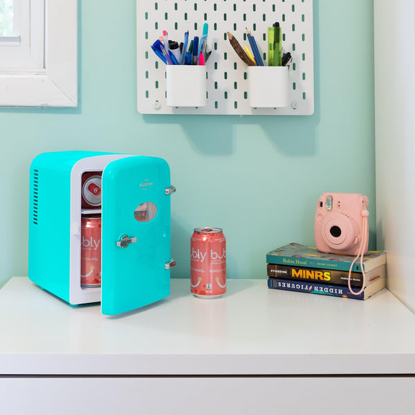Koolatron 4L Retro Portable 6 can personal cooler 0.14-cu ft Mini Fridge ( Green )