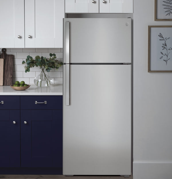 GE 17.5-cu ft Top-Freezer Refrigerator with Ice Maker ( Stainless Steel ) ENERGY STAR Certified