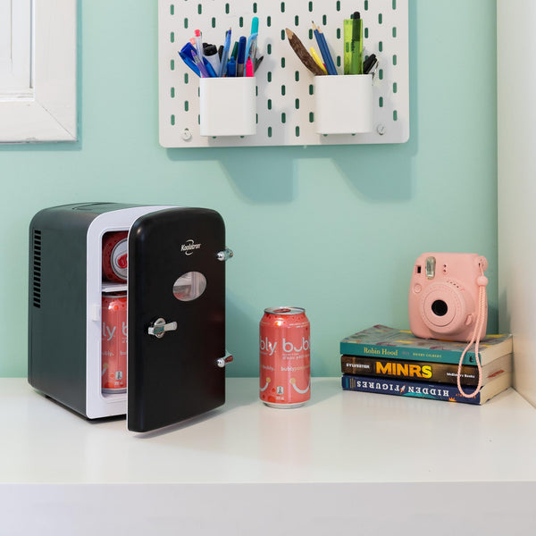 Koolatron 4L Retro Portable 6 can personal cooler 0.14-cu ft Mini Fridge ( Black )