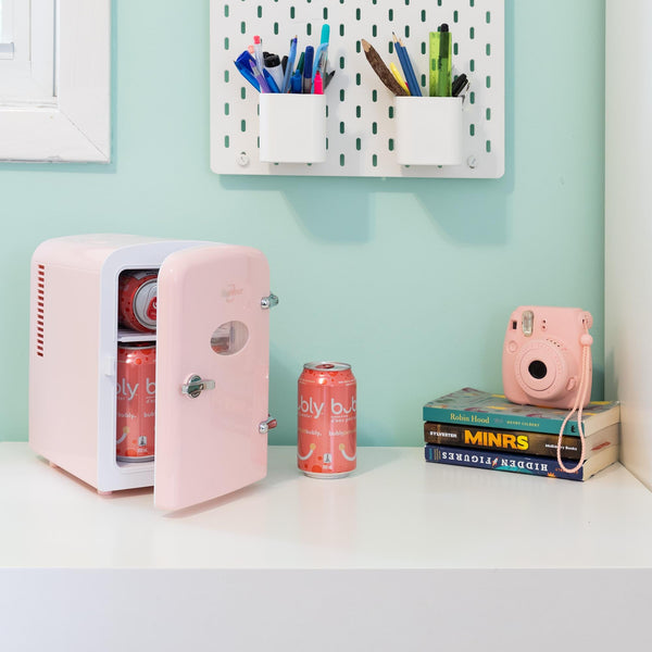 Koolatron 4L Retro Portable 6 can personal cooler 0.14-cu ft Mini Fridge ( Pink )