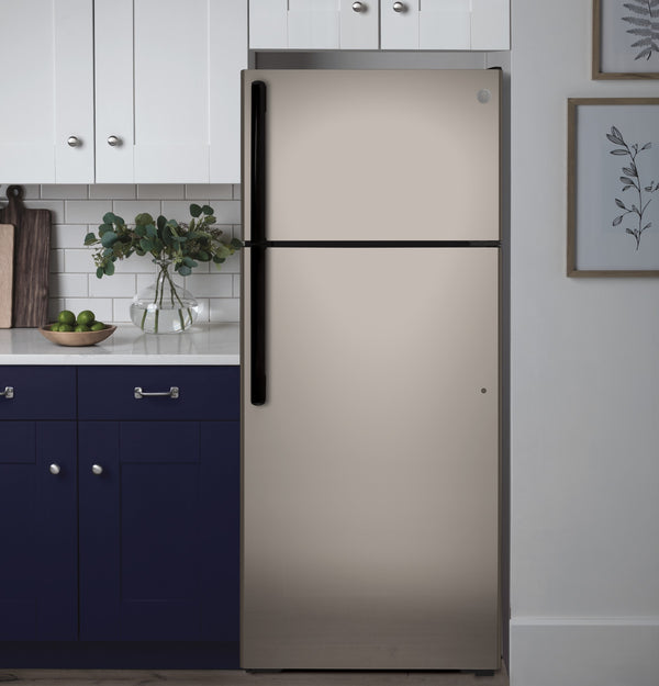 GE 17.5-cu ft Top-Freezer Refrigerator with Ice Maker ( Silver ) ENERGY STAR Certified